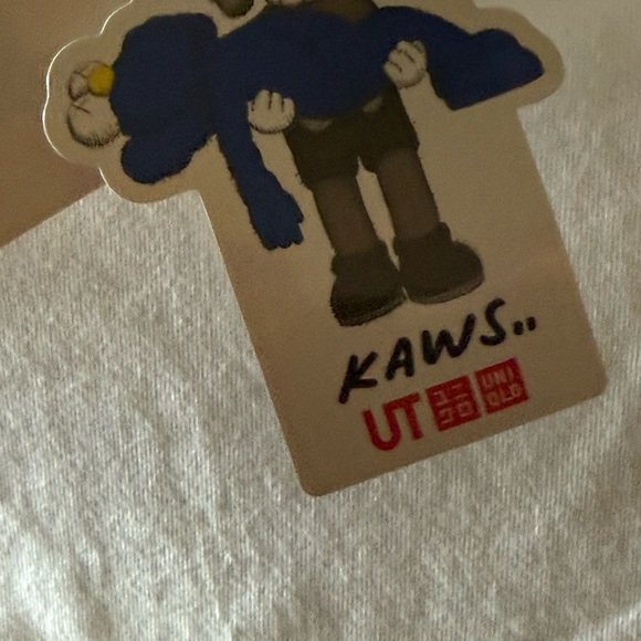 Kaws x Uniqlo UT  2019 6th Limited Edition T-shirt Medium - Picture 4 of 10